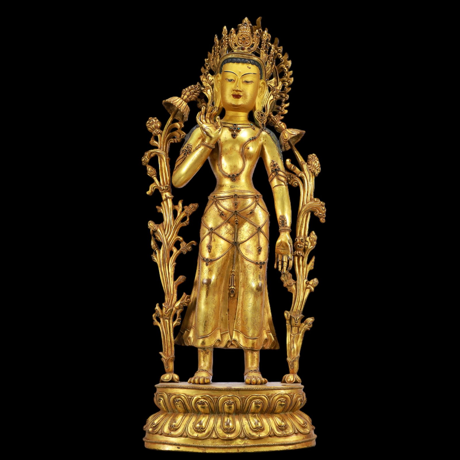 A Exquisite Gilt Bronze Statue of Avalokitesvara: A Exquisite Gilt Bronze Statue of Avalokitesvara Ming Dynasty, China Size:29cmx17cmx77cm Weight:17200g (The Dimensions Of All Batches Are Manually Measured.If You Need More Detailed Information,