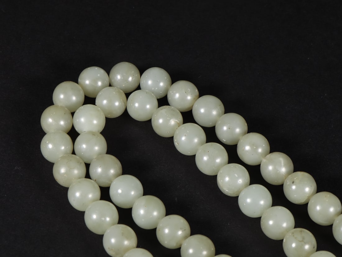 An Exquisite White Jade Round beads - 4