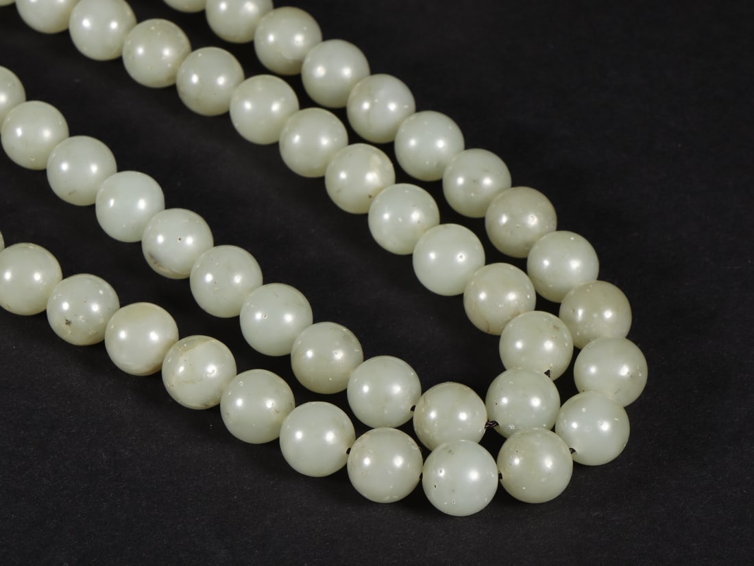 An Exquisite White Jade Round beads - 7