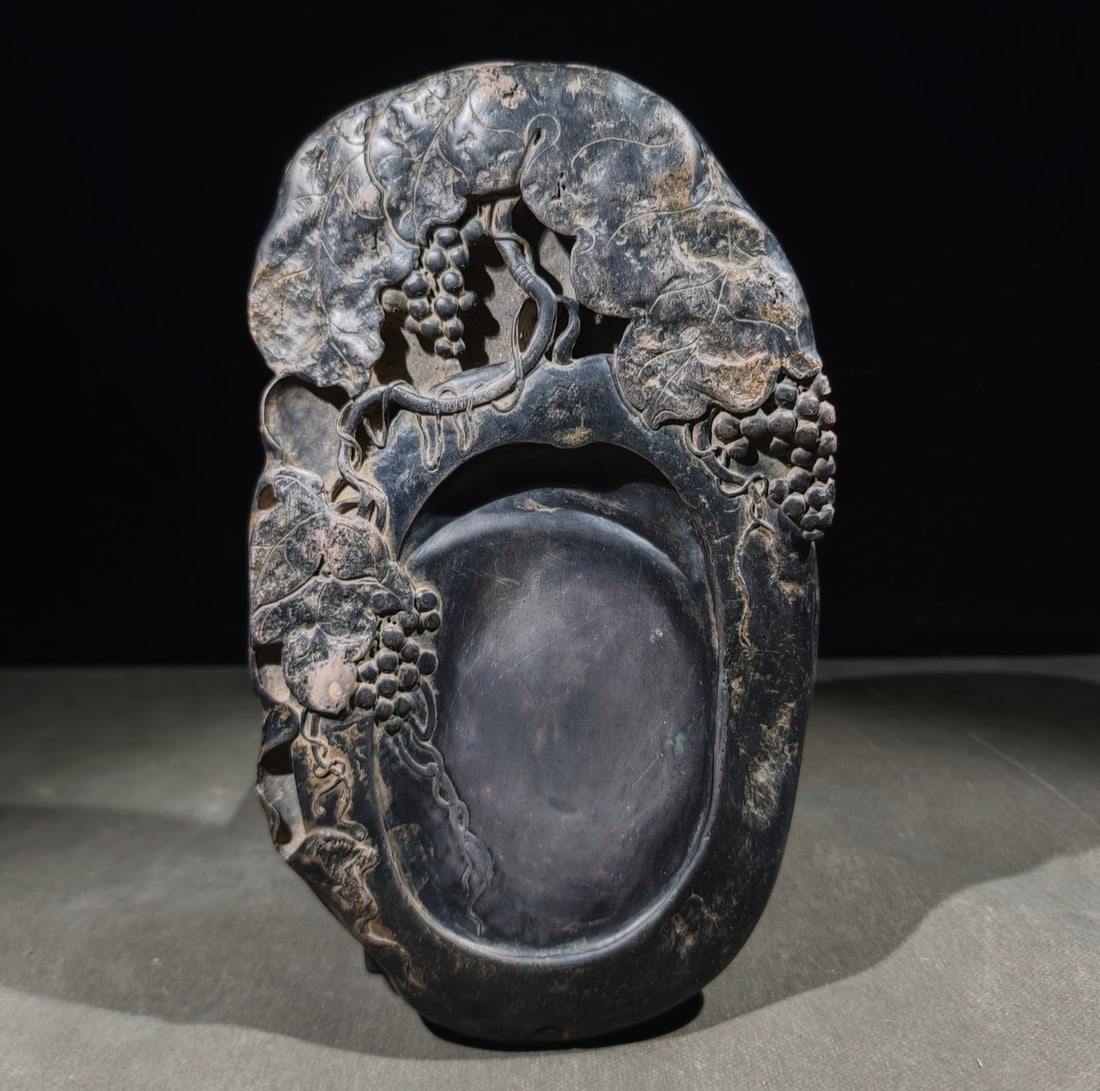 An Exquisite Grapes Pattern with poem Inkstone: An Exquisite Grapes Pattern with poem Inkstone Tu zhuo Size:26.5cmx15.8cmx3.6cm (The Dimensions Of All Batches Are Manually Measured.If You Need More Detailed Information, Please Contact Our Customer