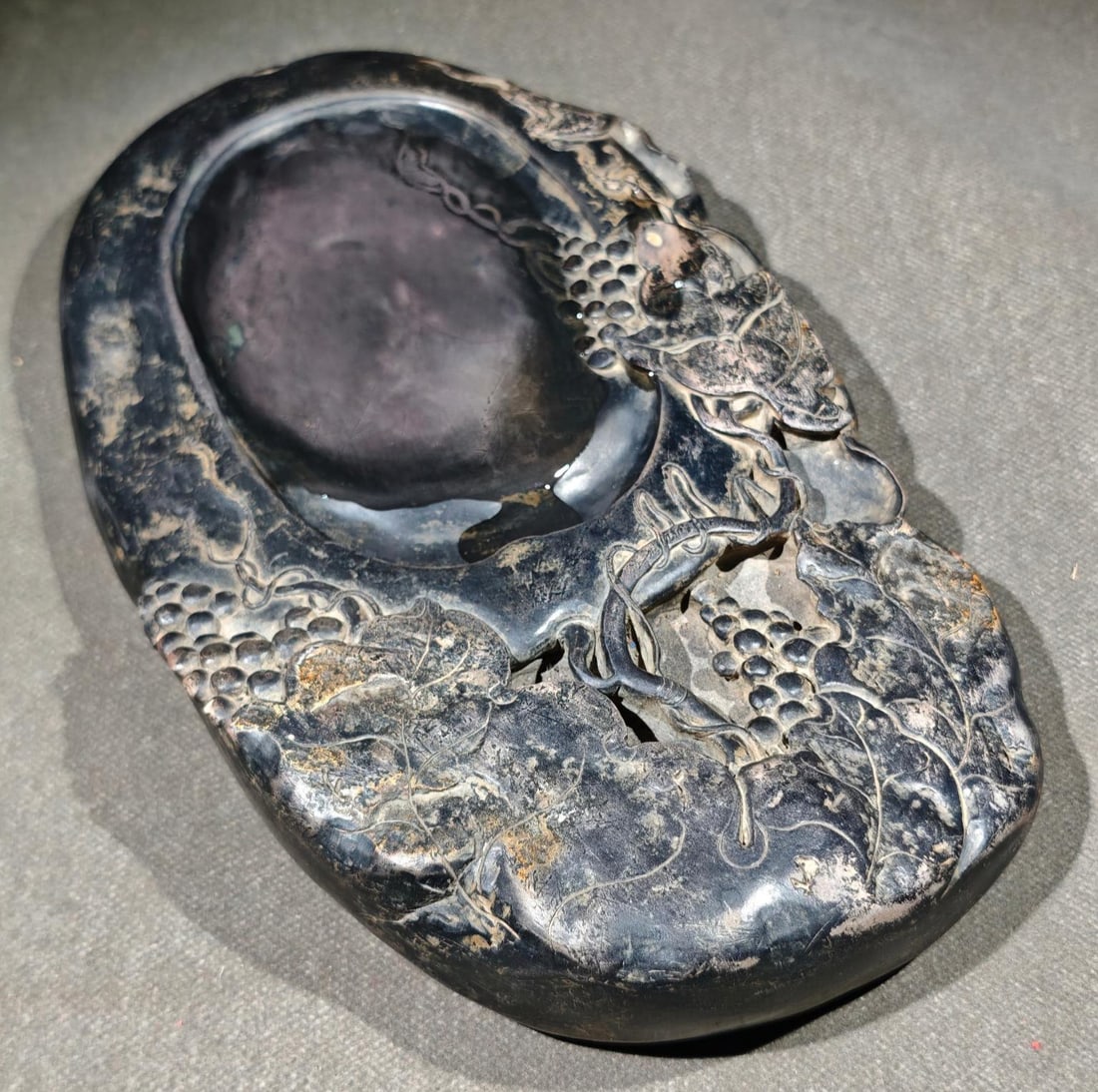 An Exquisite Grapes Pattern with poem Inkstone - 6