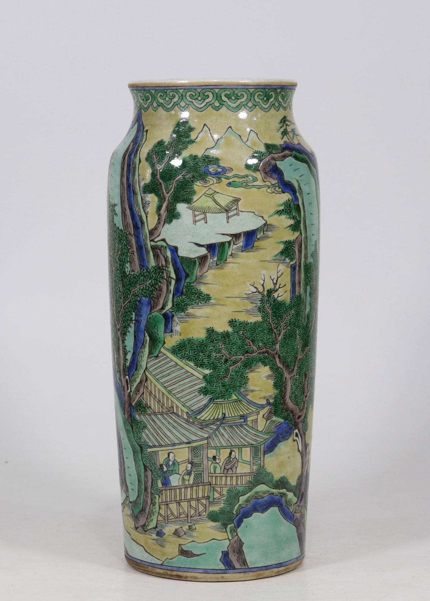 An Exquisite Wucai Landscape Pattern Vase: An Exquisite Wucai Landscape Pattern Vase Qing Dynasty, China Size:31.8cmx12.5cm (The Dimensions Of All Batches Are Manually Measured.If You Need More Detailed Information, Please Contact Our