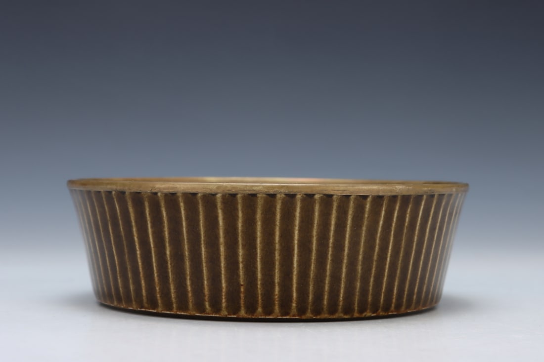 An Exquisite Ding yao Flower Pattern Brush Washer - 4