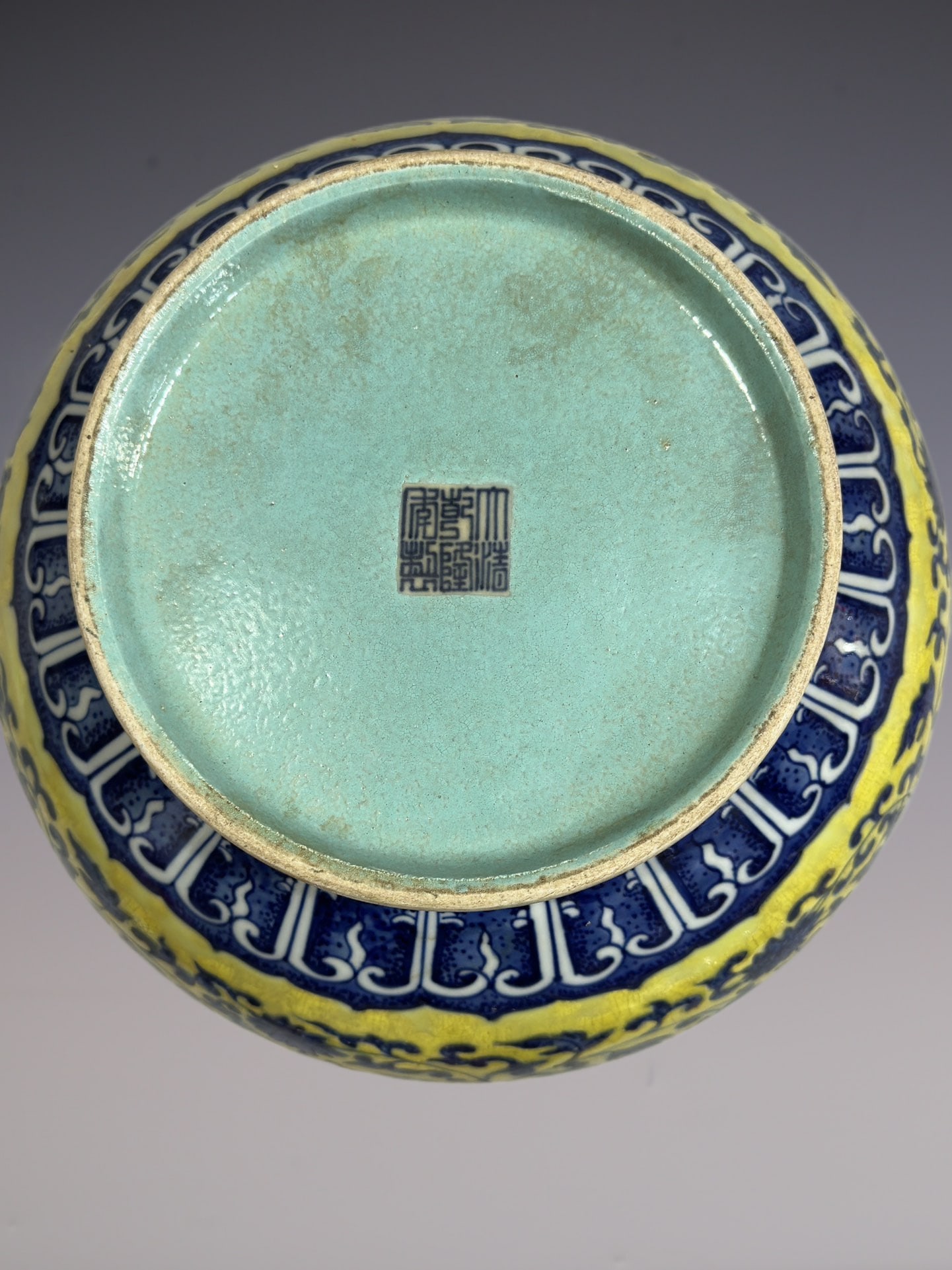 An Exquisite Blue and White Lotus Pattern Vase - 9