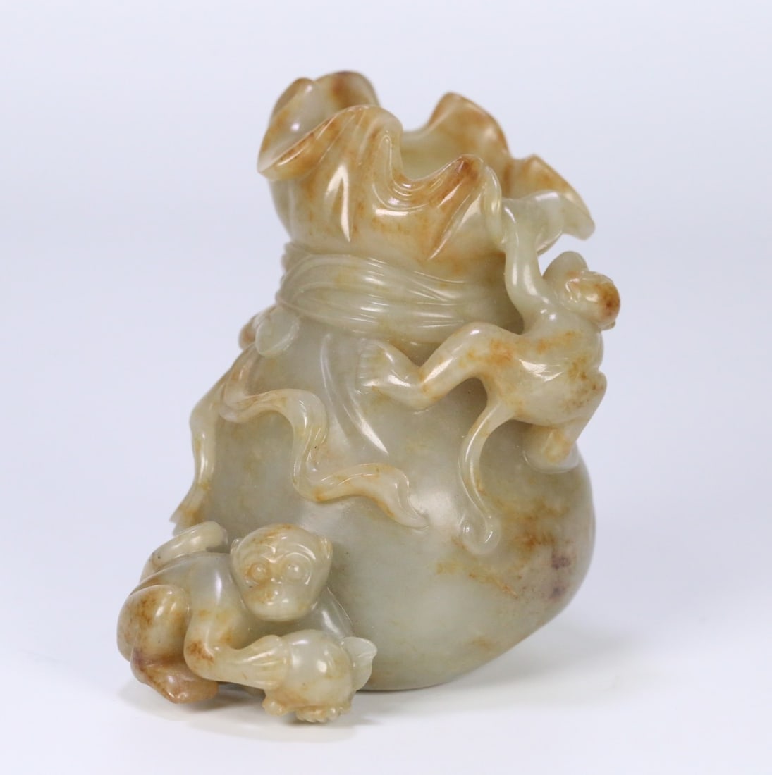 An Exquisite White Jade Monkey Pattern Ornament - 5