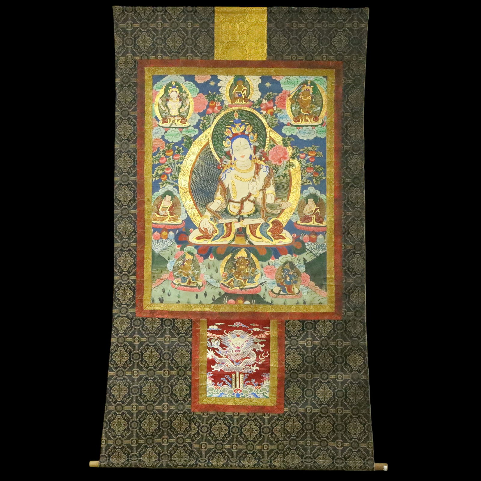 An Exquisite Brocade Painted Color Statue of Tara Tangka: An Exquisite Brocade Painted Color Statue of Tara Tangka Ming Dynasty, China Size:110cmx188cm (The Dimensions Of All Batches Are Manually Measured.If You Need More Detailed Information, Please