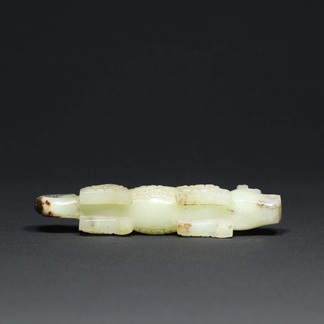An Exquisite White Jade Tiger Ornament - 3