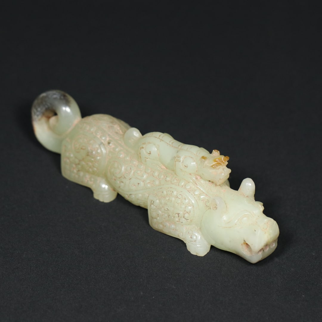 An Exquisite White Jade Tiger Ornament - 4
