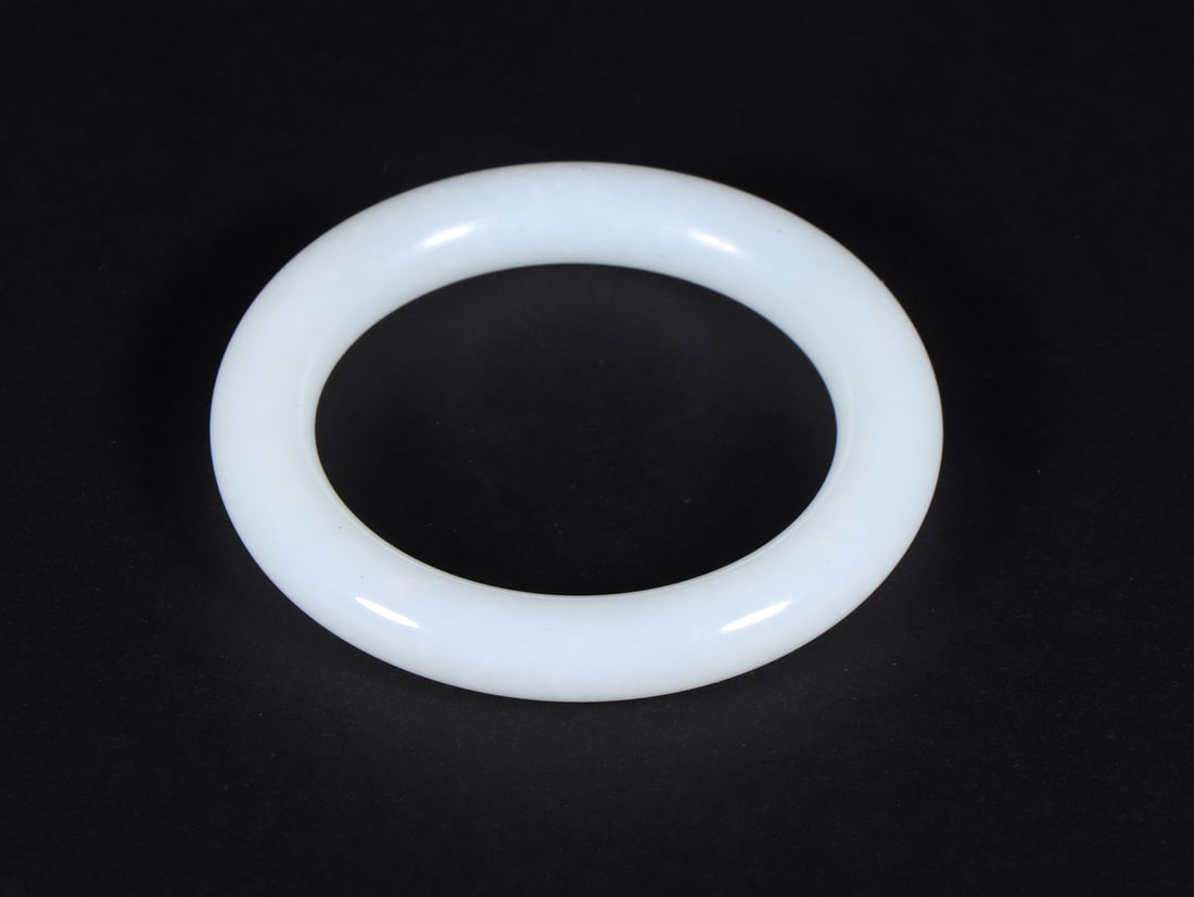 An Exquisite White Jade Bracelets - 2