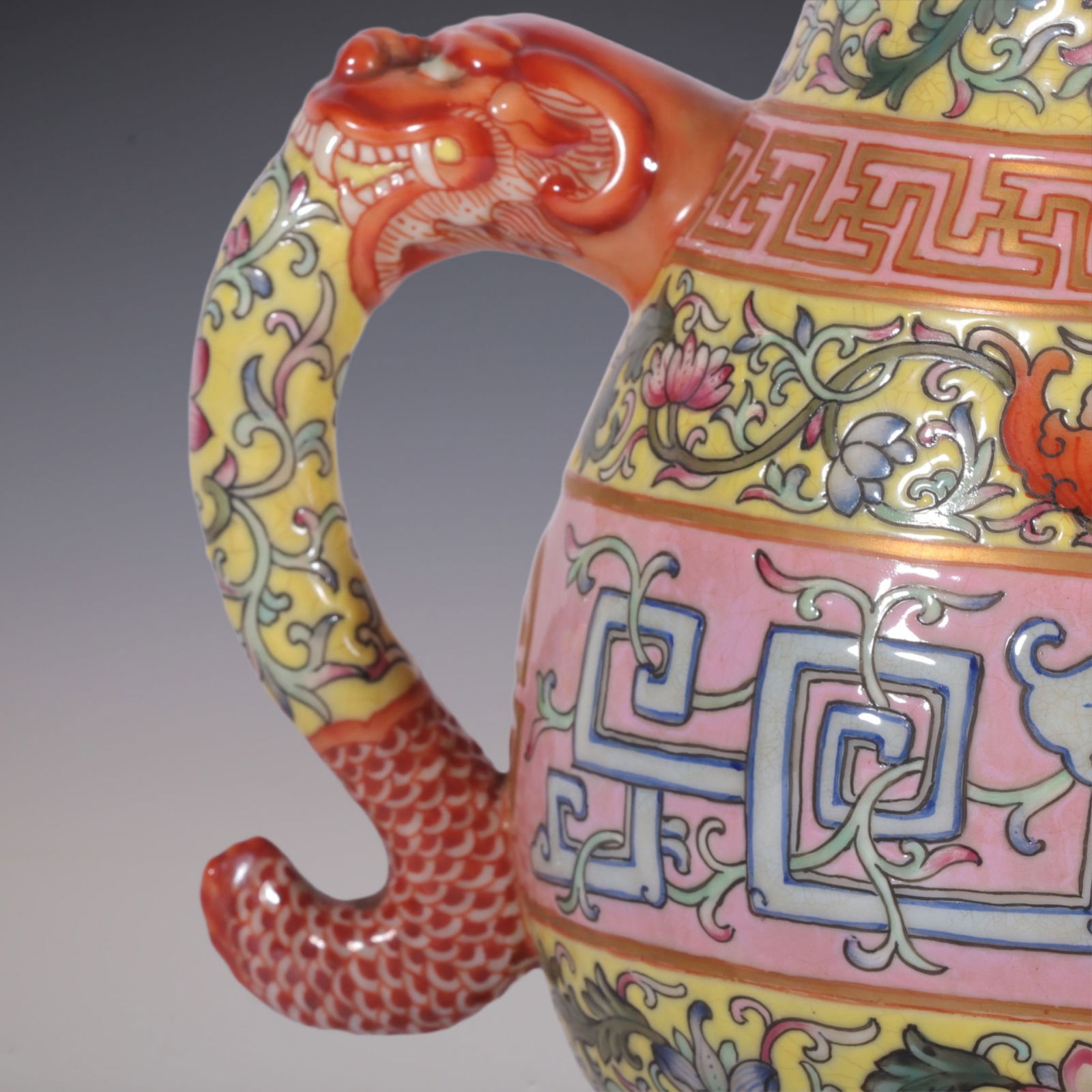 An Exquisite Enamel Lotus Pattern Ewer - 2