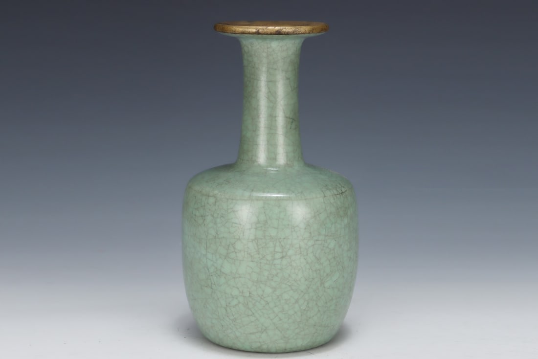 An Exquisite Ru yao Vase - 3