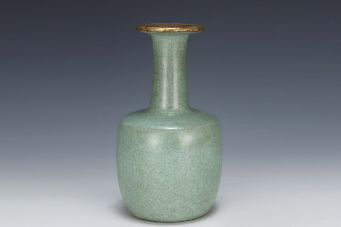 An Exquisite Ru yao Vase - 4