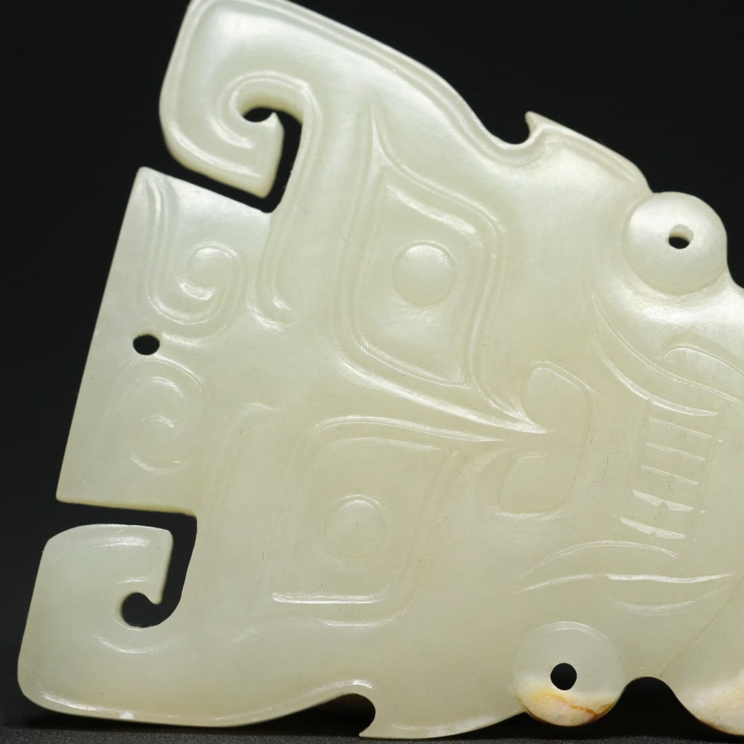 An Exquisite White Jade Beast-Face Pattern Pendant - 4