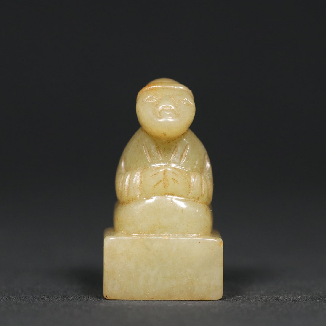 An Exquisite White Jade Figure Seal: An Exquisite White Jade Figure Seal Han Dynasty, China Size:3.7cmx2cmx1.8cm Weight:22g (The Dimensions Of All Batches Are Manually Measured.If You Need More Detailed Information, Please Contact Our