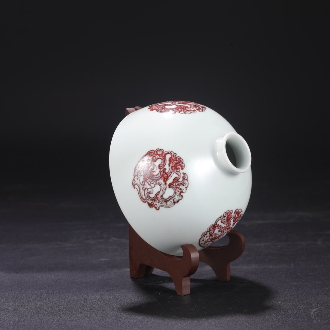 An Exquisite Underglaze-Red Dragon Pattern Vase - 5