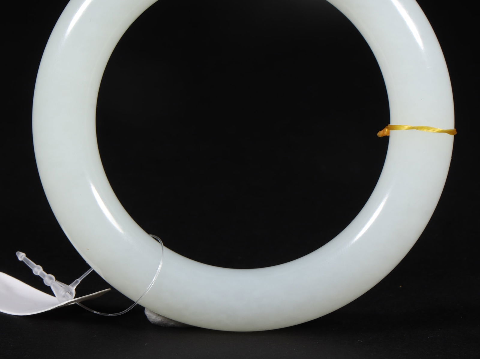 An Exquisite White Jade Bracelets - 5