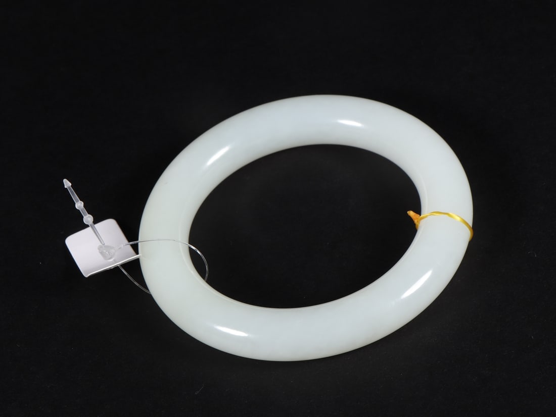 An Exquisite White Jade Bracelets - 9