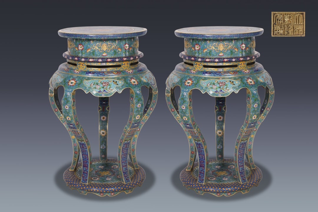 A Pair of Exquisite Cloisonne Lotus Pattern Flower and Bird Pattern Stool: A Pair of Exquisite Cloisonne Lotus Pattern Flower and Bird Pattern Stool Qing Dynasty, China Qianlong Six-character Mark Size:70cmx38.5cmx49cm Weight:36.3kg (The Dimensions Of All Batches Are