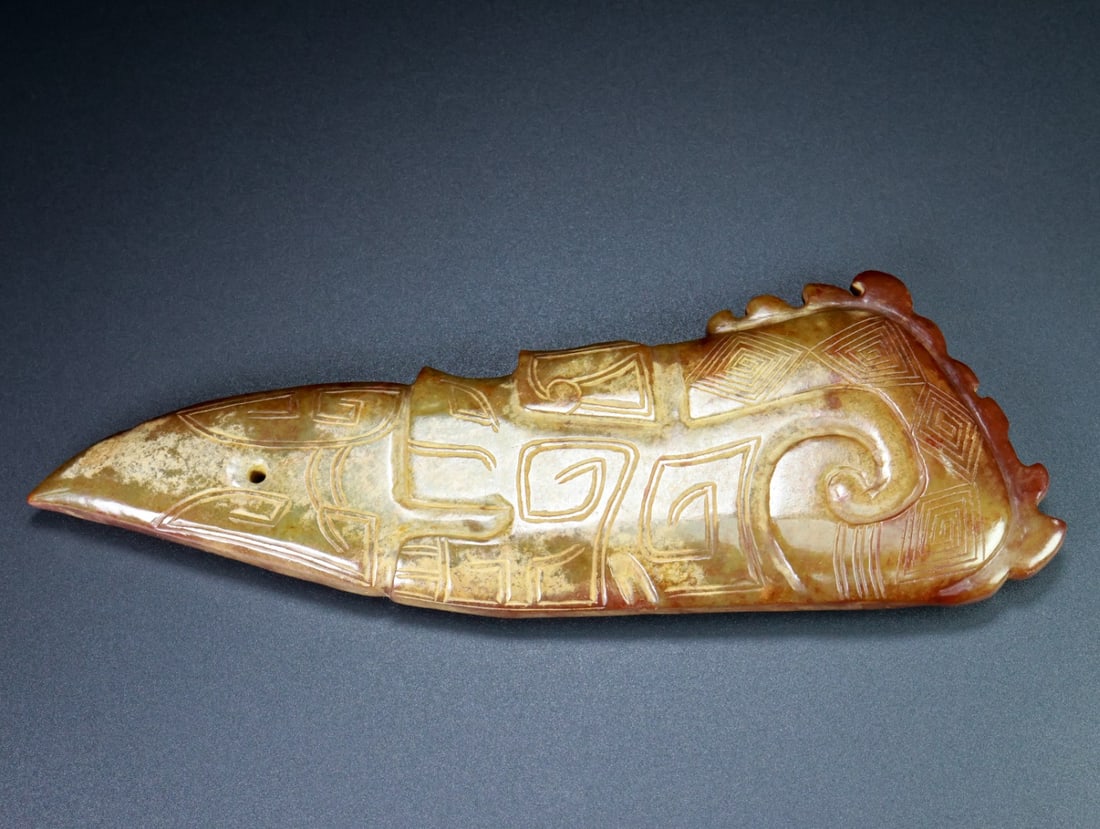 An Exquisite White Jade Dragon Pattern Ornament - 9