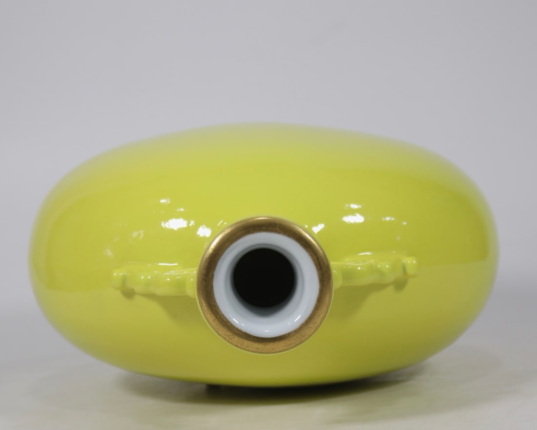 An Exquisite Yellow Glazed Double-Ears Vase - 5