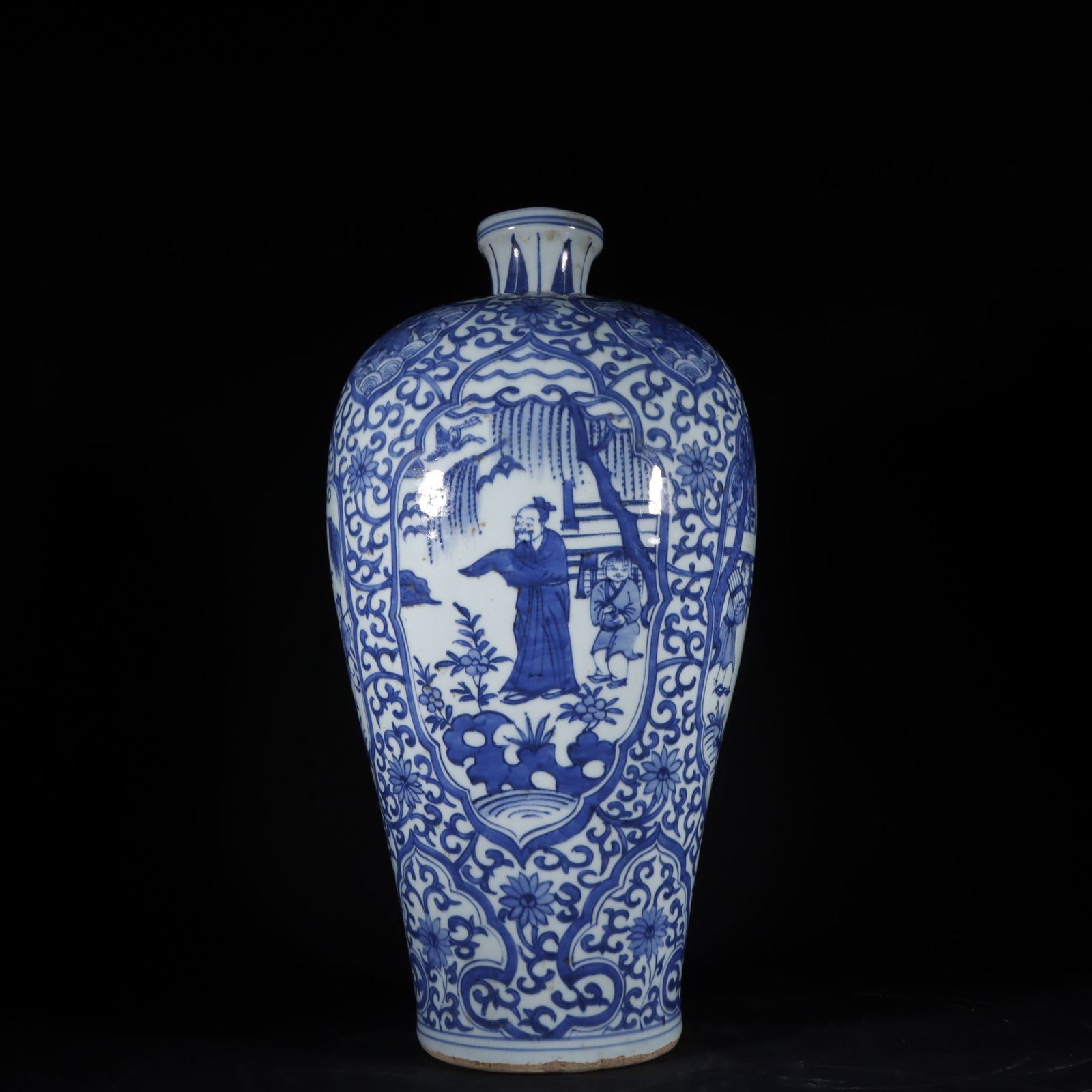 An Exquisite Blue and White Character and Story Pattern Lotus Pattern Vase: An Exquisite Blue and White Character and Story Pattern Lotus Pattern Vase Ming Dynasty, China Wanli Six-character Mark Size:47.5cmx24cm (The Dimensions Of All Batches Are Manually Measured.If You