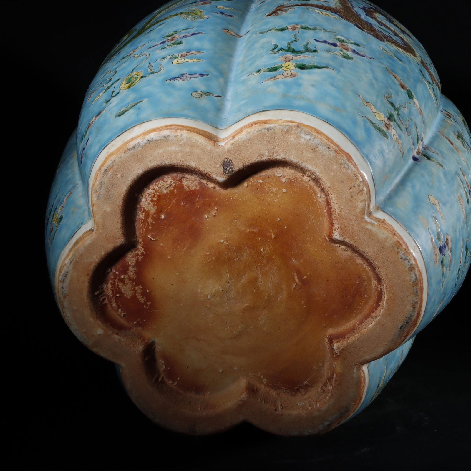 An Exquisite Wucai Dragon Pattern Jar - 10