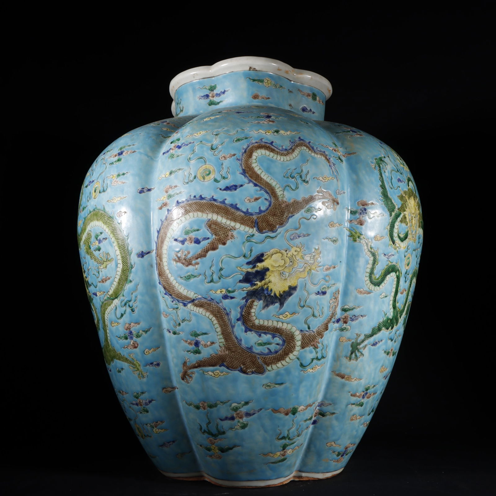 An Exquisite Wucai Dragon Pattern Jar - 4