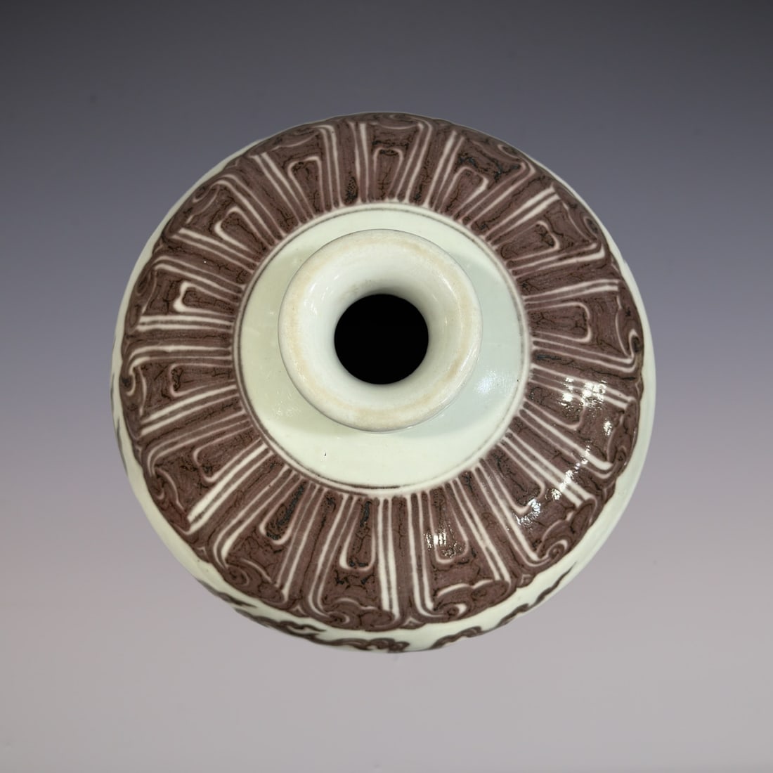 An Exquisite Underglaze-Red Dragon Pattern Vase - 8