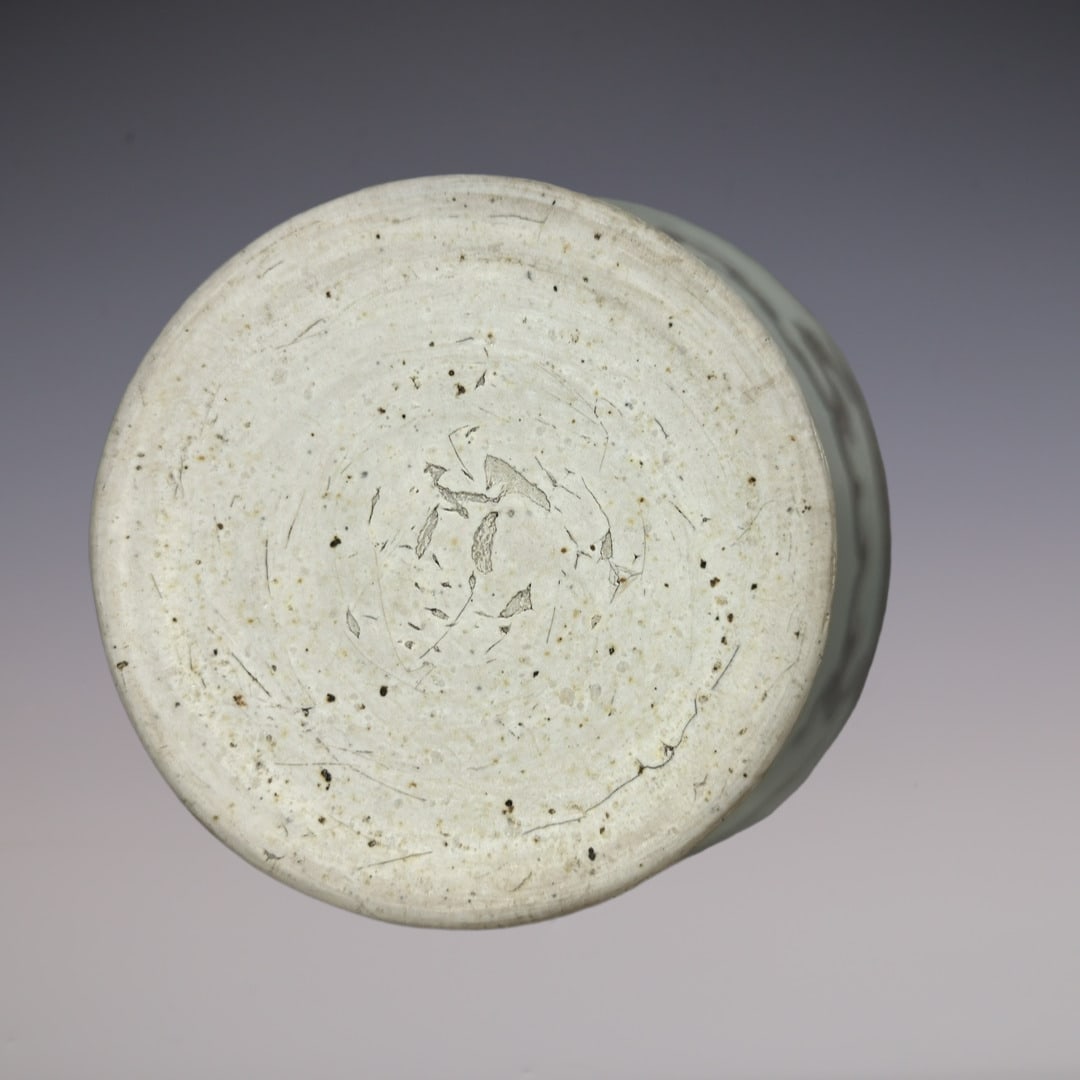 An Exquisite Underglaze-Red Dragon Pattern Vase - 9