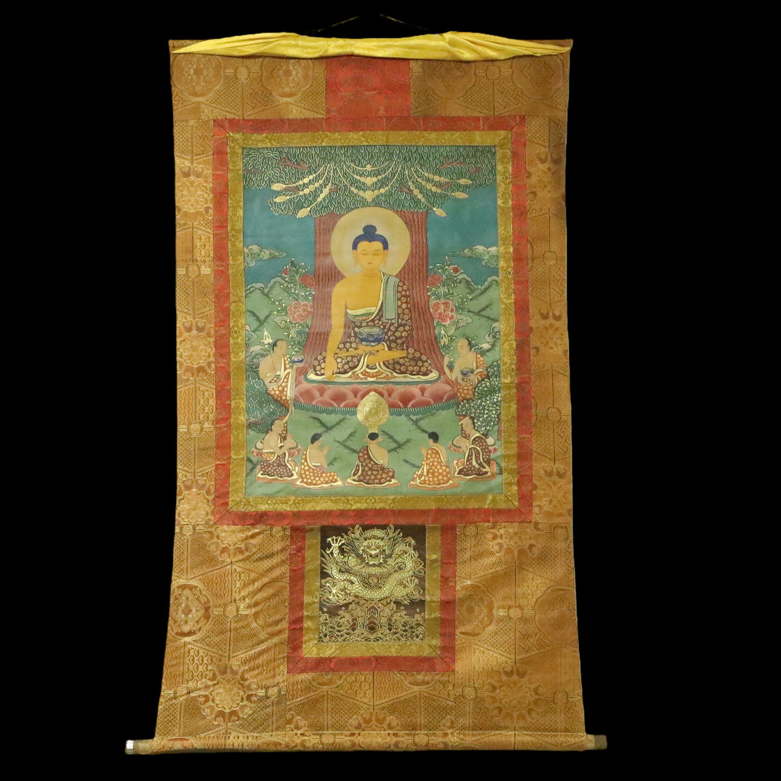 An Exquisite Brocade Painted Color Statue of Sakyamuni Tangka: An Exquisite Brocade Painted Color Statue of Sakyamuni Tangka Ming Dynasty, China Size:87cmx152cm (The Dimensions Of All Batches Are Manually Measured.If You Need More Detailed Information, Please