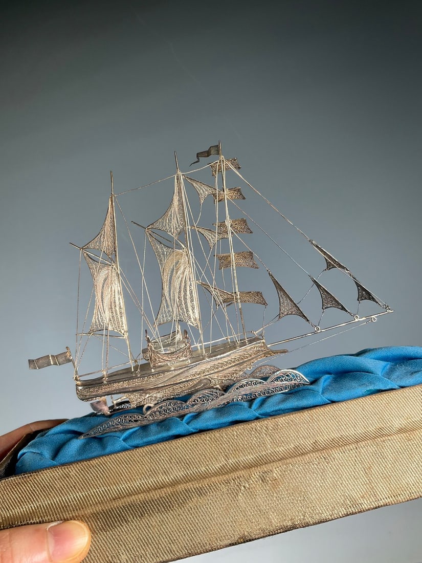 An Exquisite Silver Sailboat Ornament - 5