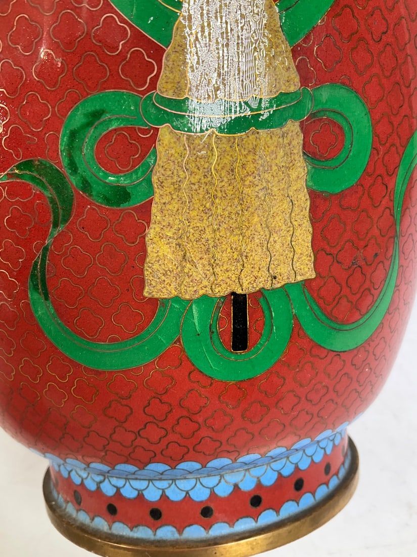 An Exquisite Cloisonne Eight Treasures Pattern Vase - 10