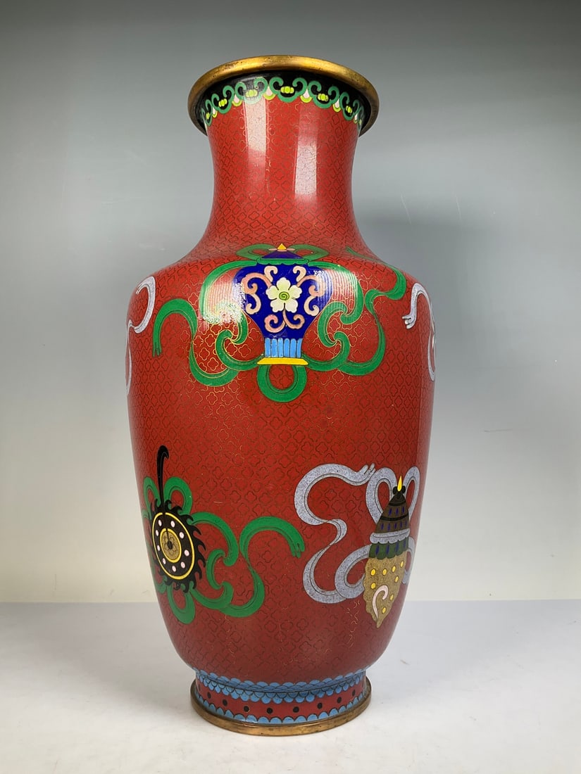 An Exquisite Cloisonne Eight Treasures Pattern Vase - 2