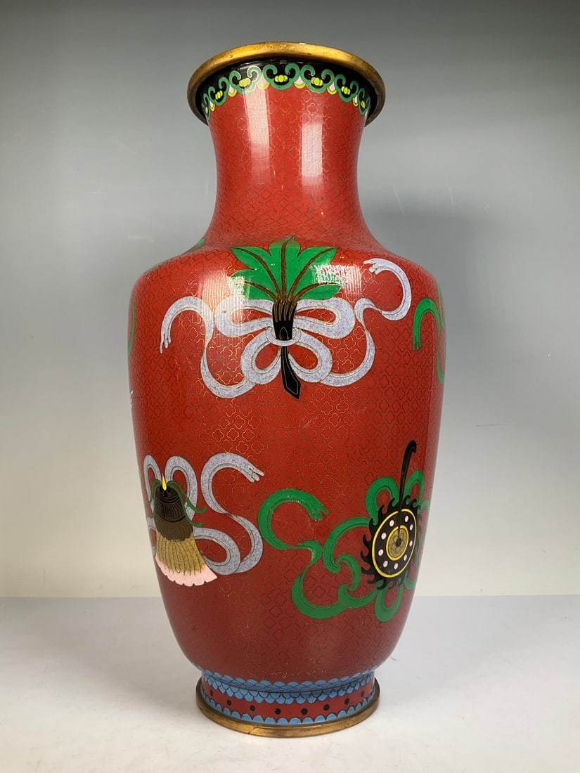 An Exquisite Cloisonne Eight Treasures Pattern Vase - 3