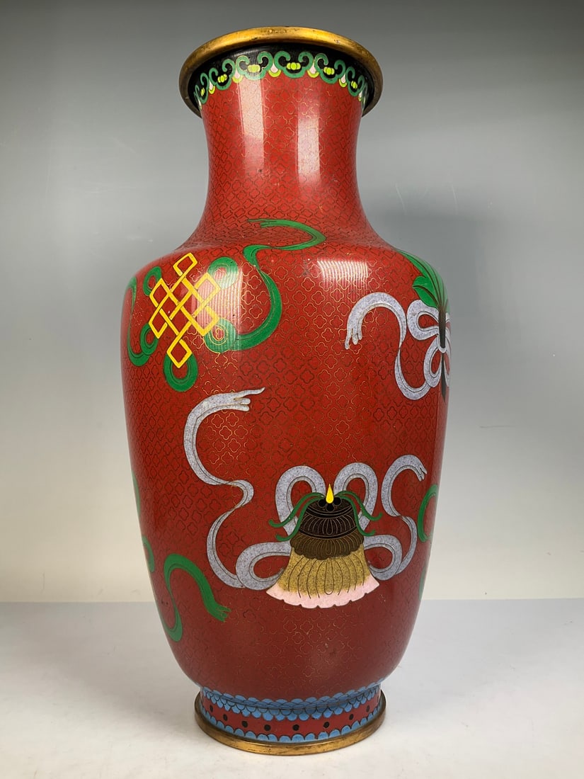 An Exquisite Cloisonne Eight Treasures Pattern Vase - 4
