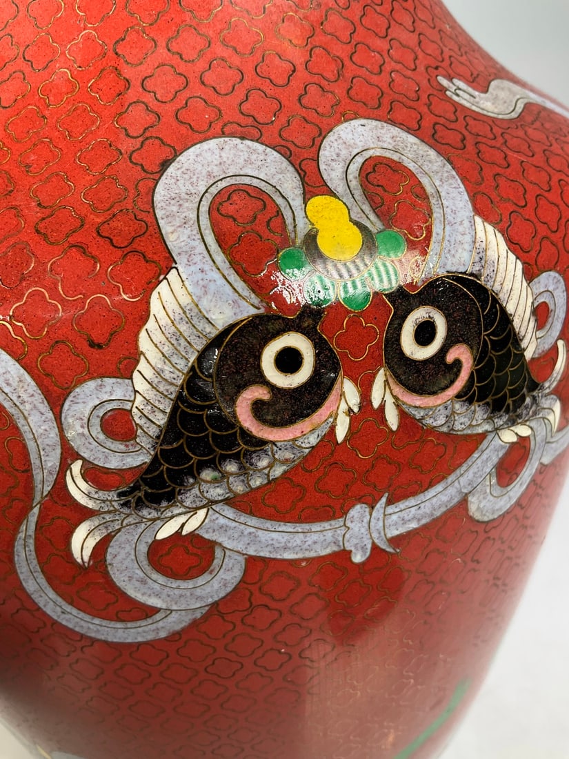 An Exquisite Cloisonne Eight Treasures Pattern Vase - 9