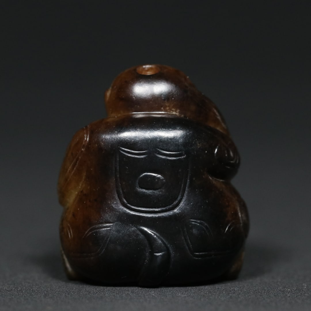 An Exquisite White Jade Monkey Pendant - 3