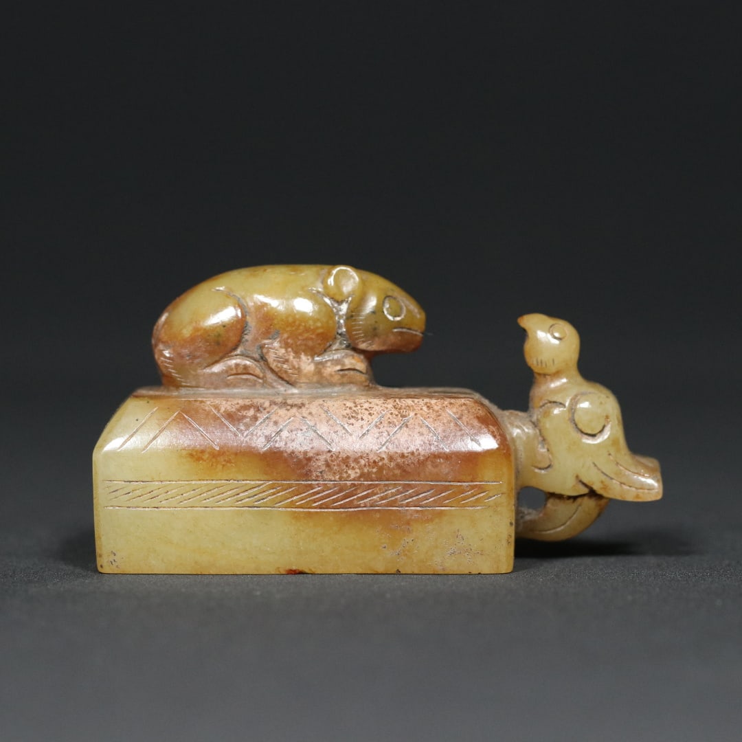 An Exquisite White Jade Eagle and Bear Seal - 3