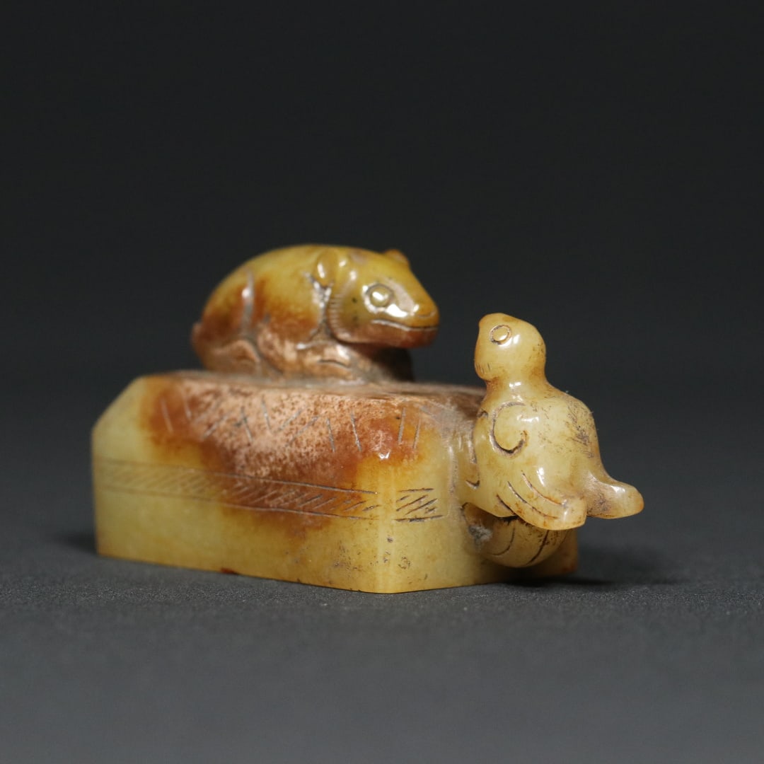 An Exquisite White Jade Eagle and Bear Seal - 4