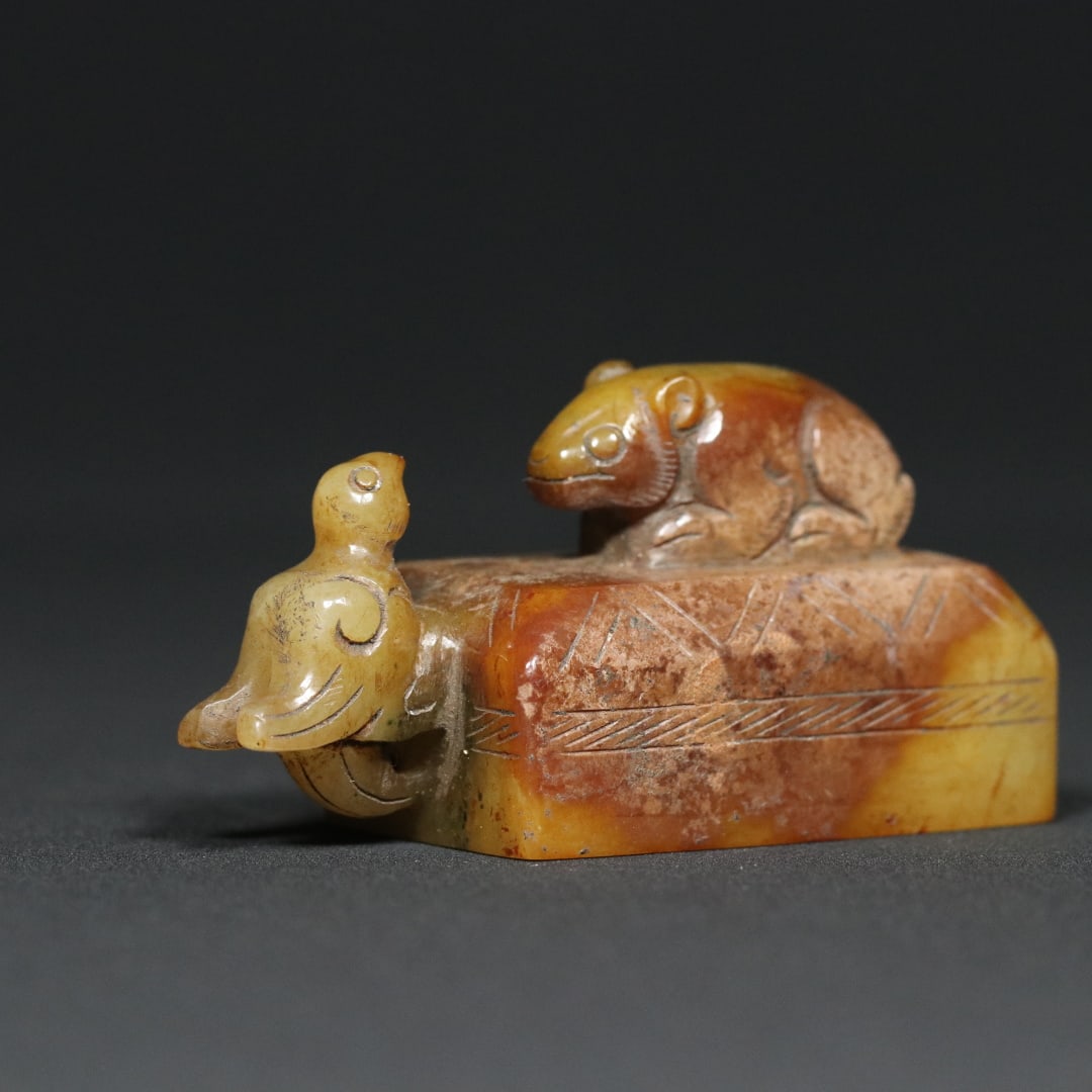 An Exquisite White Jade Eagle and Bear Seal - 6
