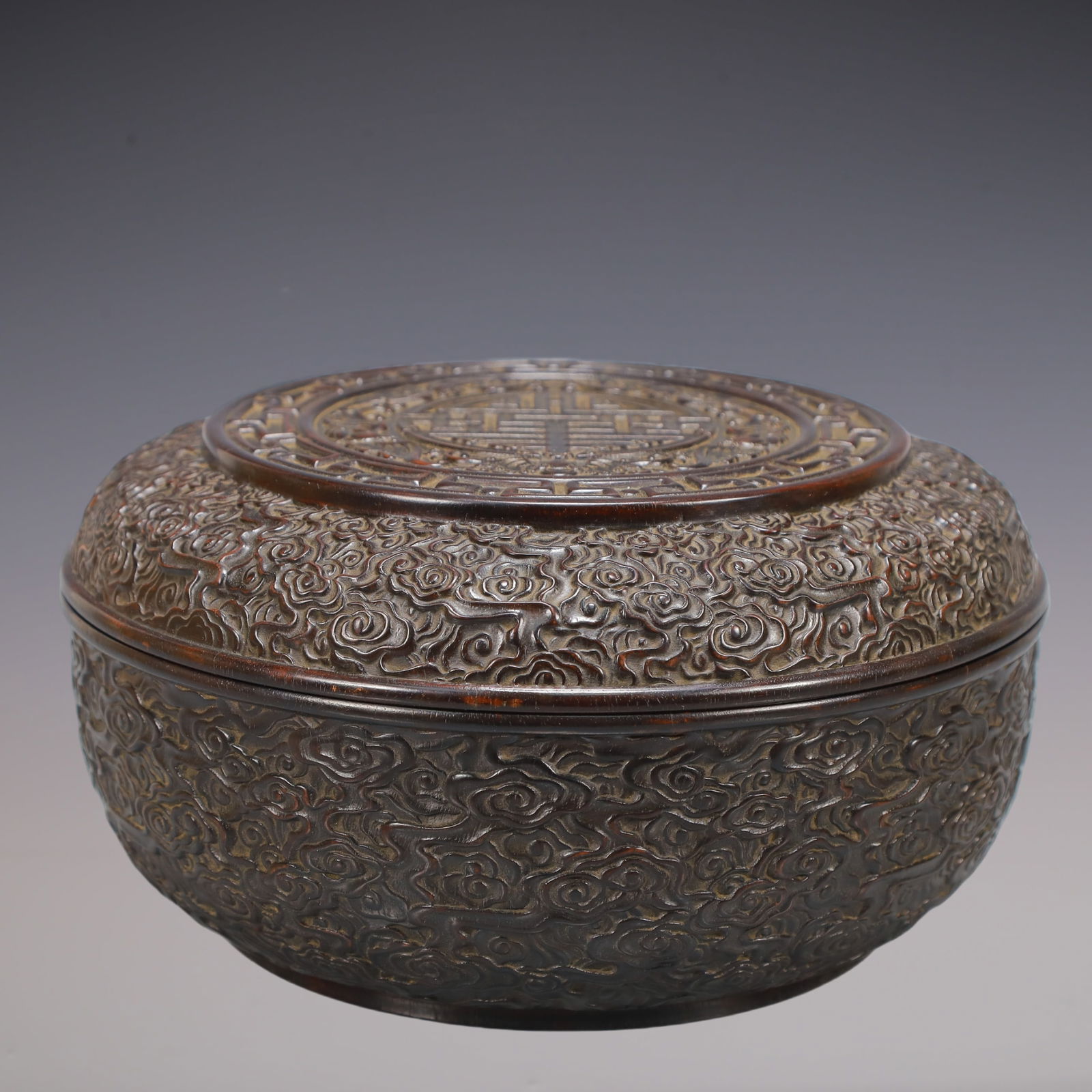 A Exquisite Zitanwood Bats and Peach Pattern Box: A Exquisite Zitanwood Bats and Peach Pattern Box Qing Dynasty, China Size:26cmx12.5cm Weight:1950g (The Dimensions Of All Batches Are Manually Measured.If You Need More Detailed Information, Please