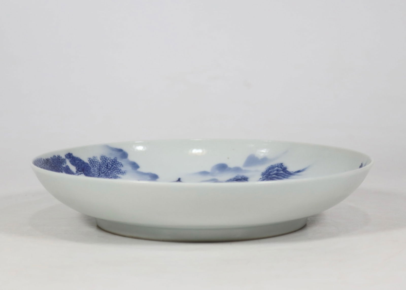 An Exquisite Blue and White Landscape Pattern Plate - 5