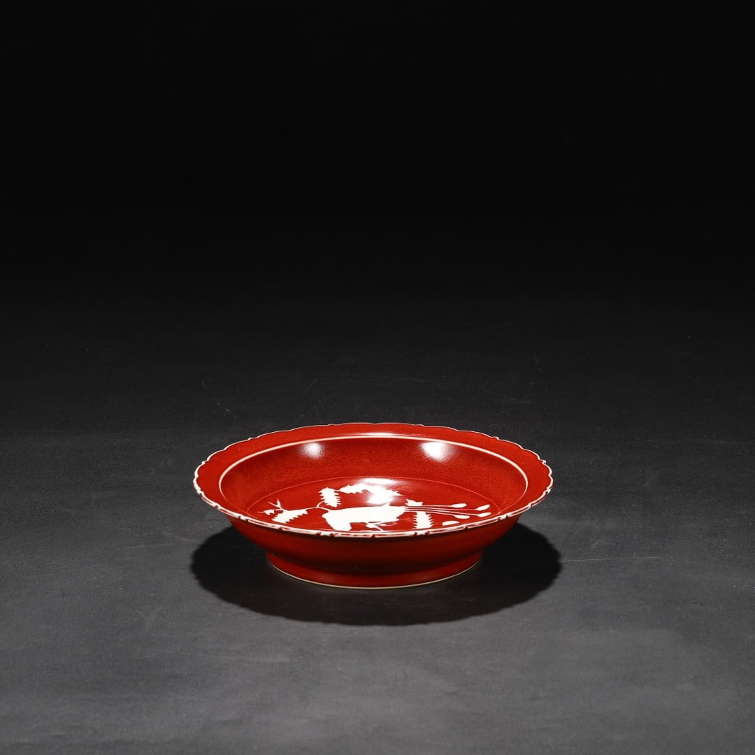 An Exquisite Ruby red-Glazed Flower and Bird Pattern Plate - 2