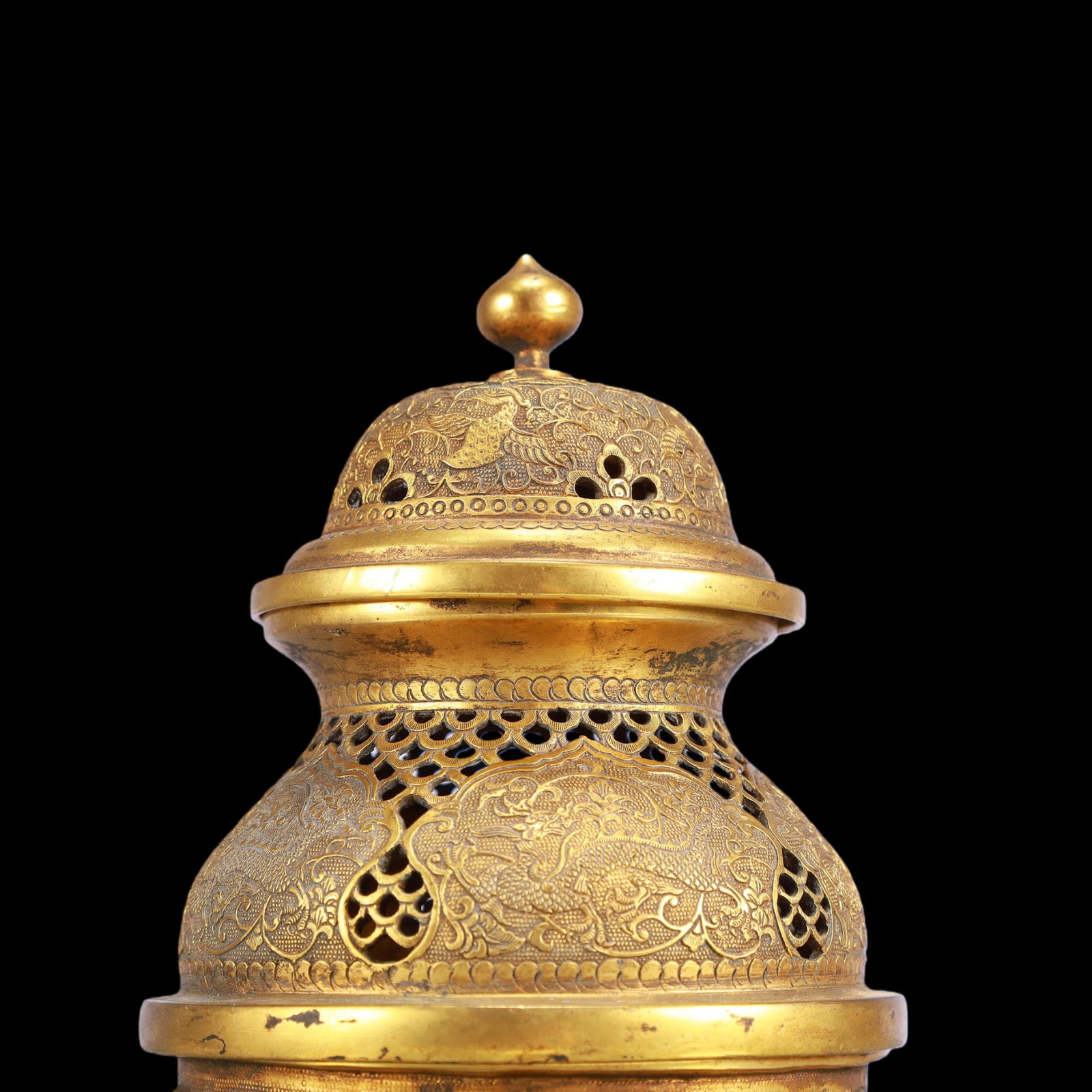 A Exquisite Gilt Bronze Lotus Pattern Dragon Pattern Flower and Bird Pattern Censer - 2