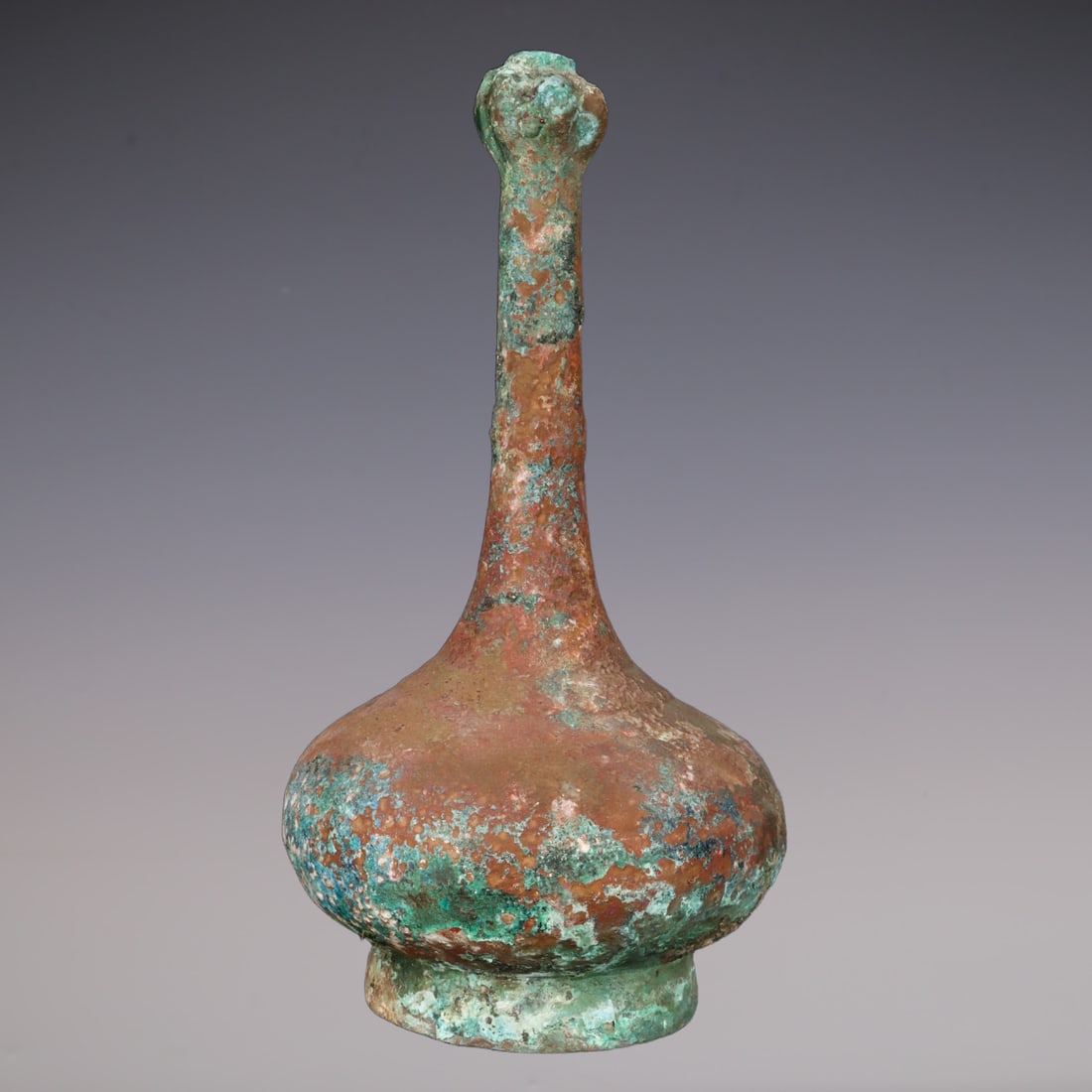 An Exquisite Bronze Vase: An Exquisite Bronze Vase Han Dynasty, China Size:19cmx39cm Weight:2770g (The Dimensions Of All Batches Are Manually Measured.If You Need More Detailed Information, Please Contact Our Customer Service