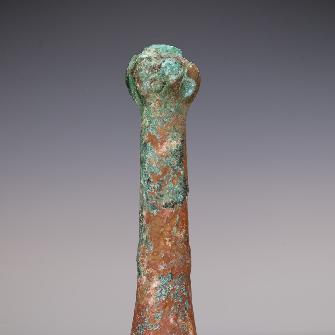 An Exquisite Bronze Vase - 2