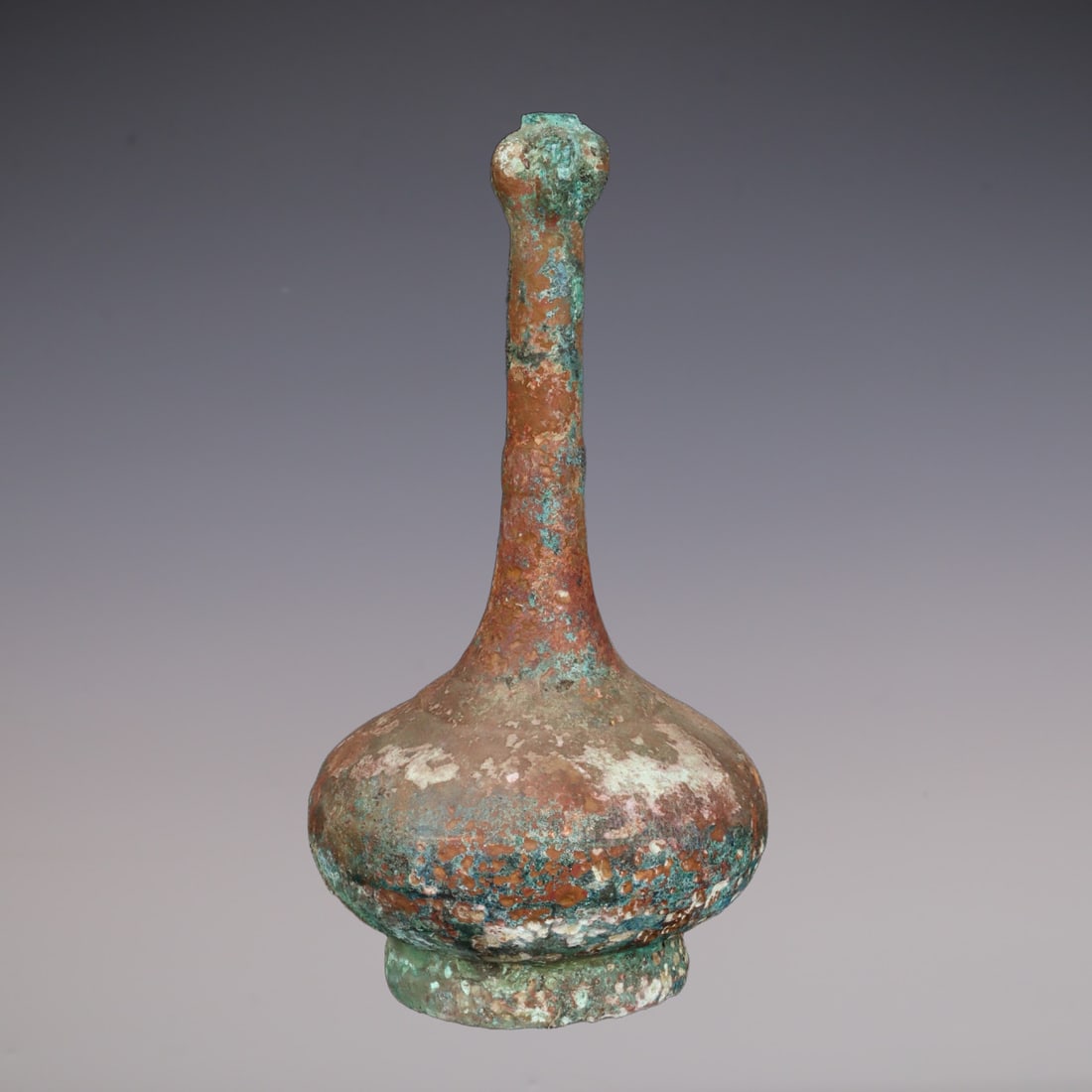 An Exquisite Bronze Vase - 4