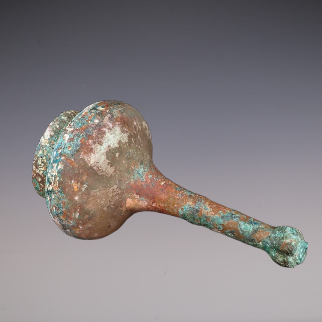 An Exquisite Bronze Vase - 7