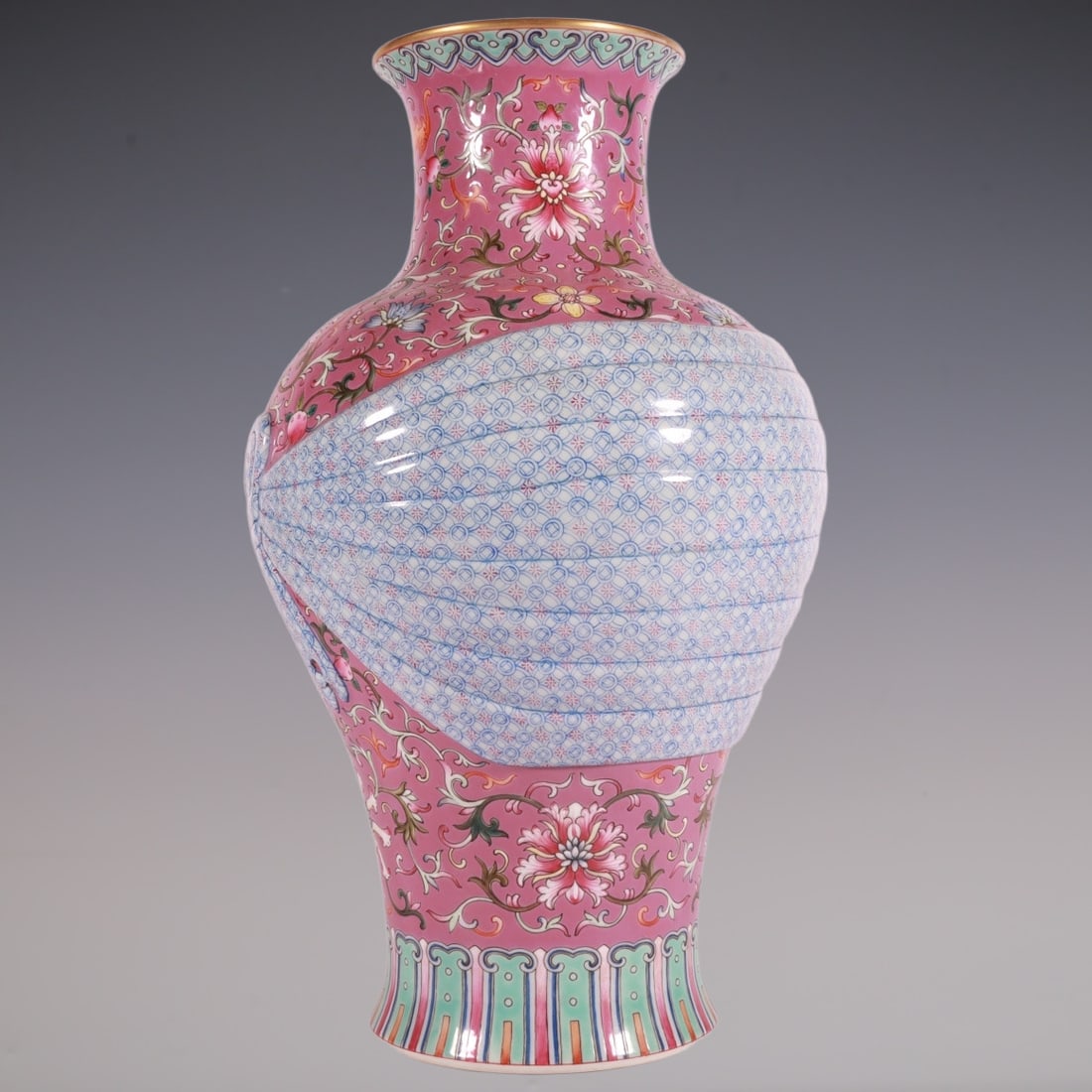 An Exquisite Famille-Rose Ruby Red-Glazed Lotus Pattern Vase - 4