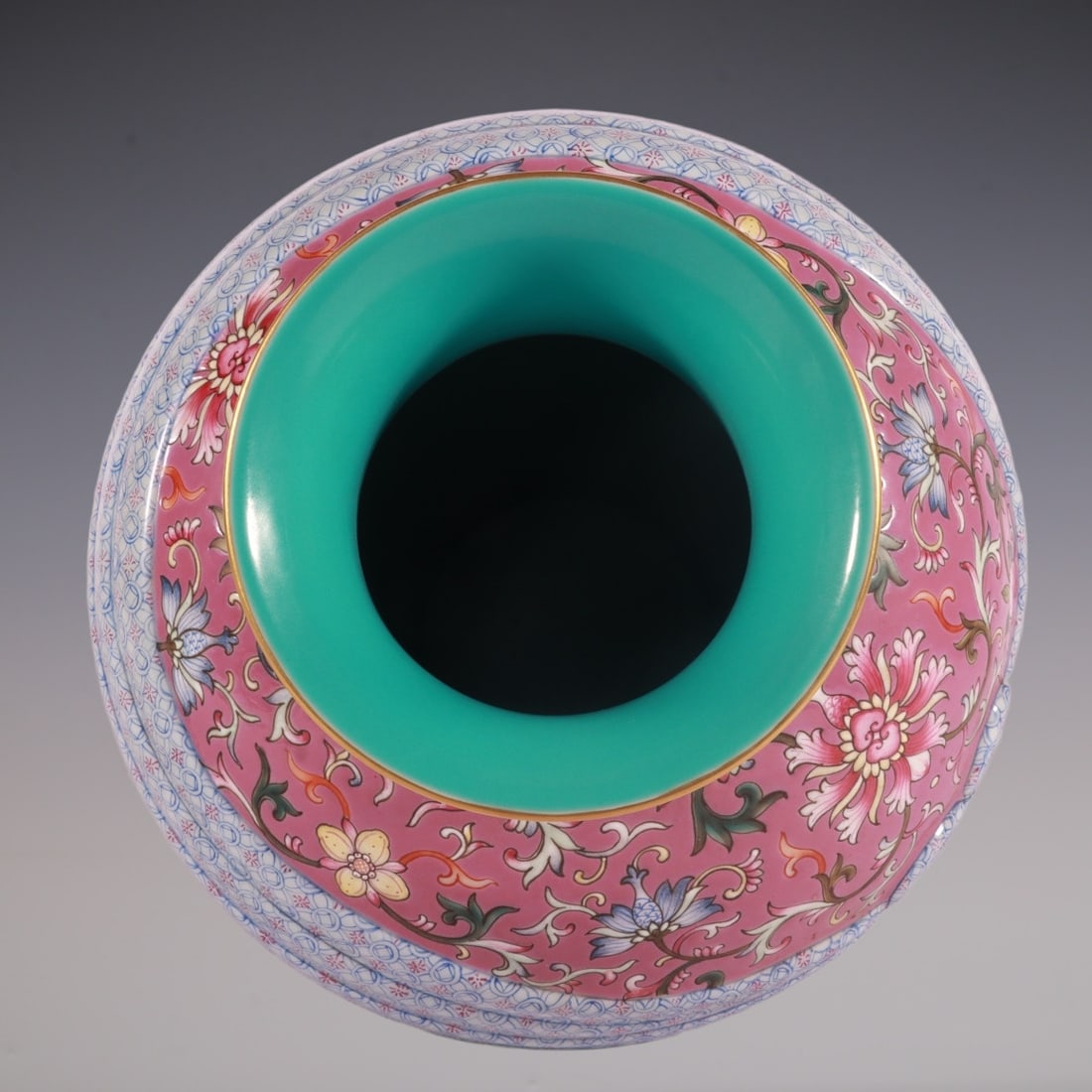 An Exquisite Famille-Rose Ruby Red-Glazed Lotus Pattern Vase - 7